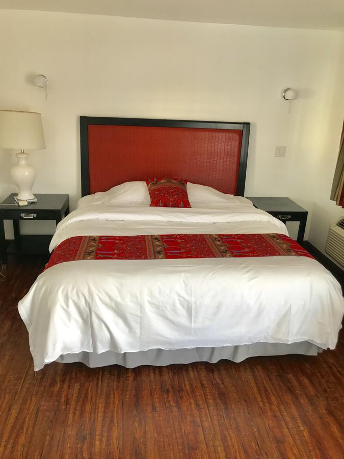 Norwalk Inn & Suites Bagian luar foto