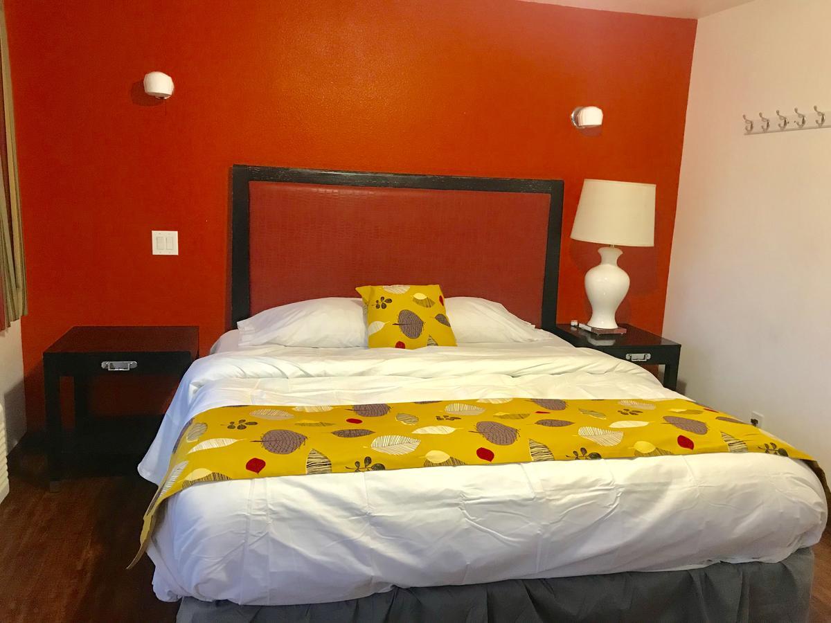 Norwalk Inn & Suites Bagian luar foto